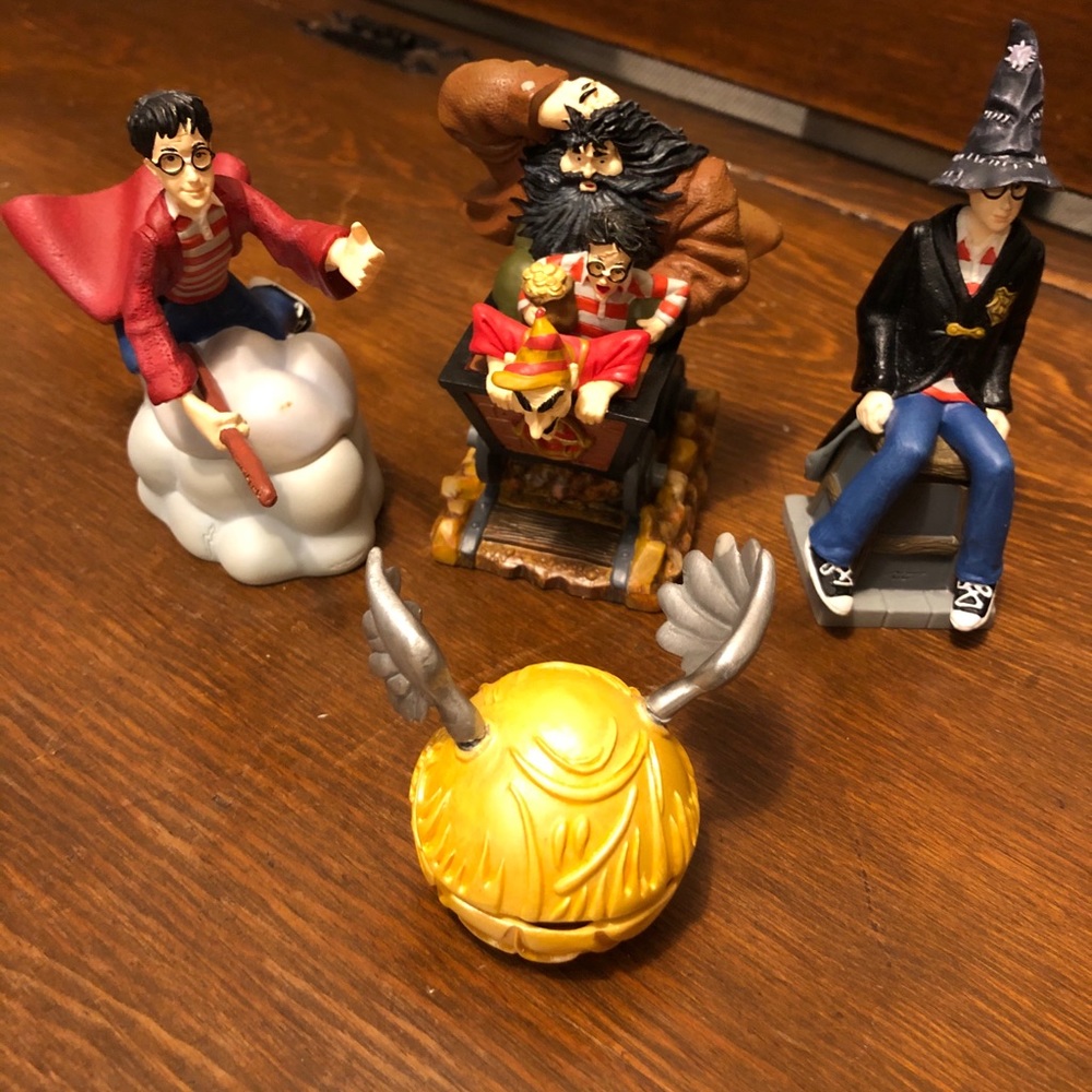 Set of 4 Harry Potter figurines